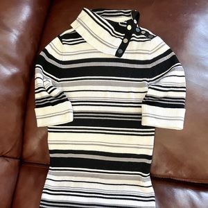 White House Black Market Short Sleeved Sweater